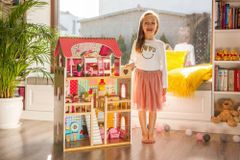 Derrson XL drevený domček pre bábiky Grace
