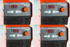 MAR-POL Digitálna invertorová nabíjačka batérií s funkciou štart 12/24V 400A BJC PROFI M82497
